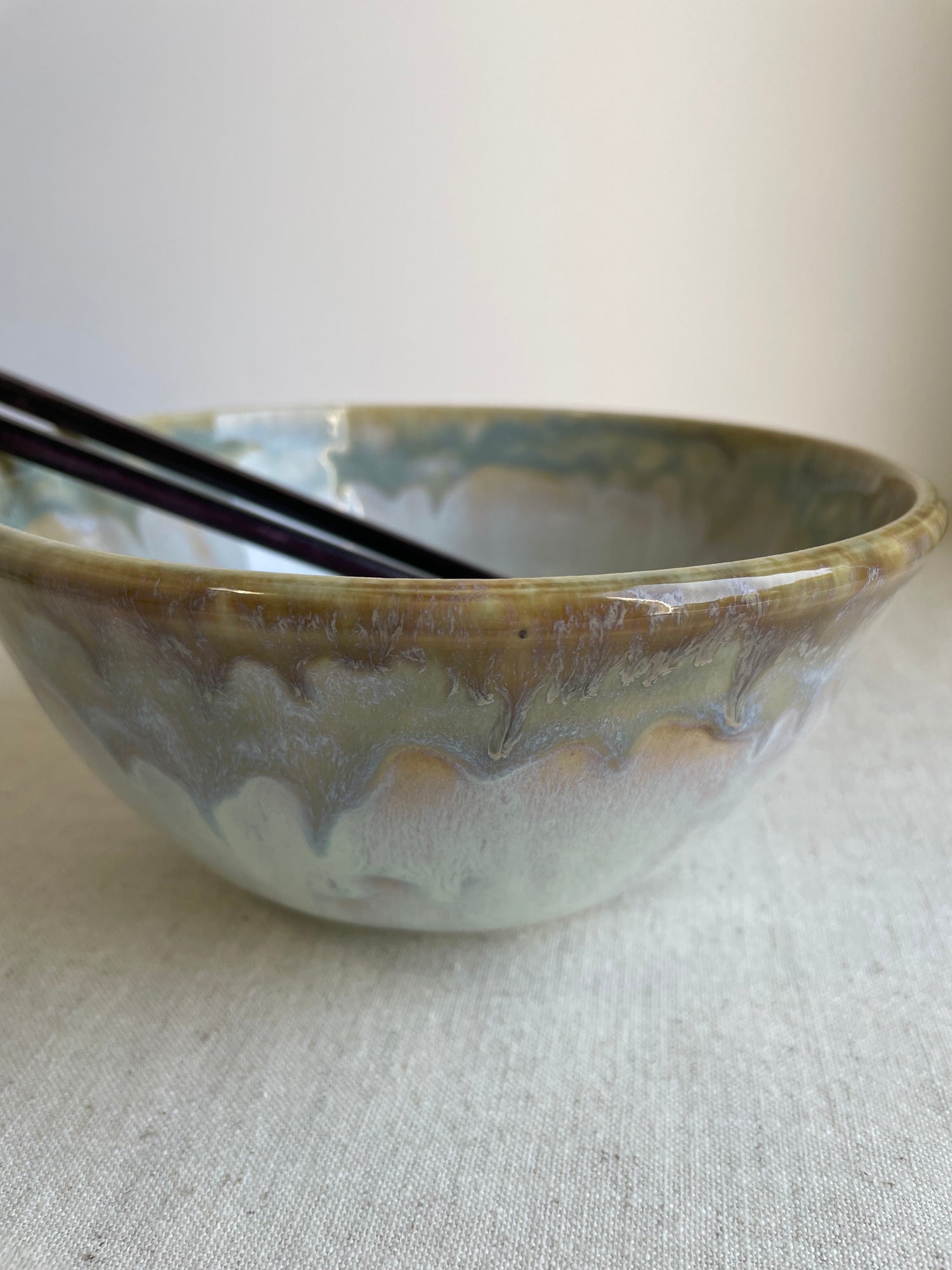 1200ml Ceramic Ramen Bowl Household Large Noddle Bowl Hand-painted Noddle  Soup Bowl with High-foot Design Threaded Design for Ramen Soup Kitchen