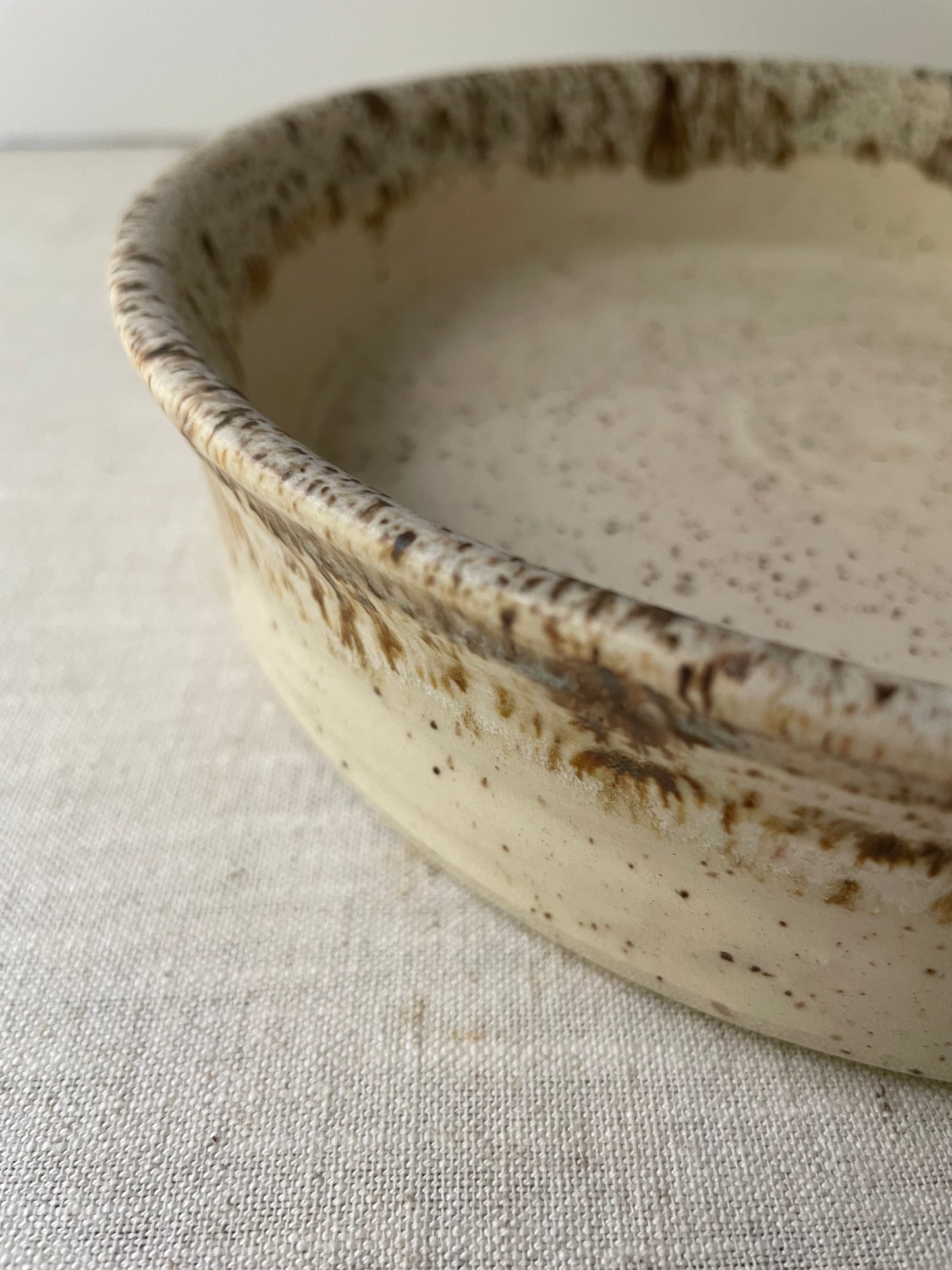 Birch Speckled Round Casserole